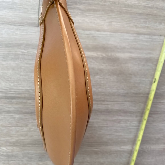 *NEW* Tod’s leather handbag - Picture 9 of 14